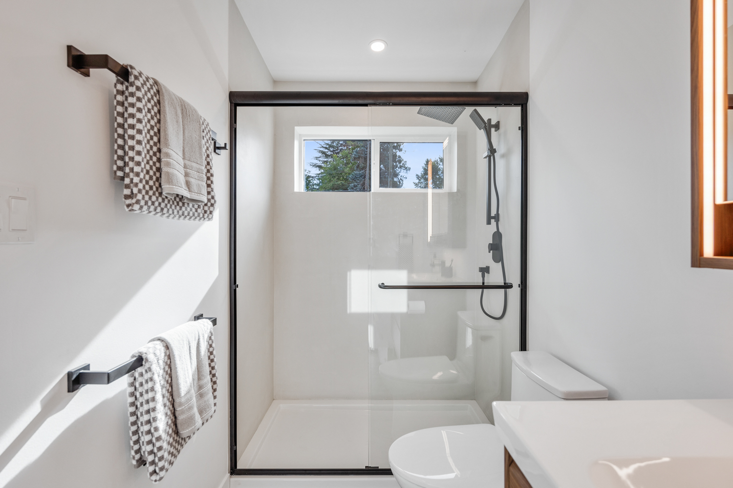 Sonora shower detail